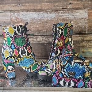 Mata Multicolor Snake-Print Lace-Up Block Heel Boot Size 6.5 W/mini Purse